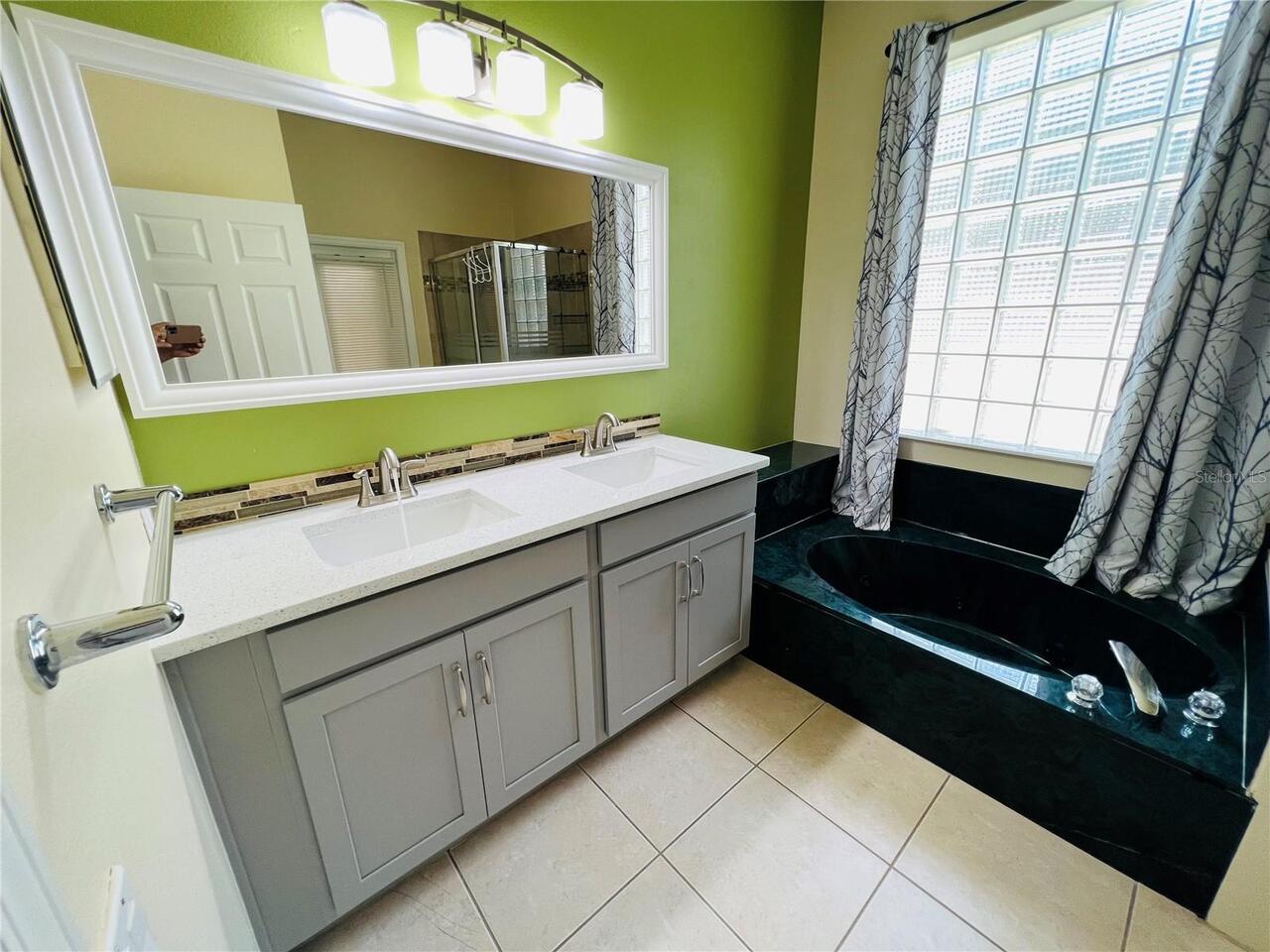 Listing Photo 15