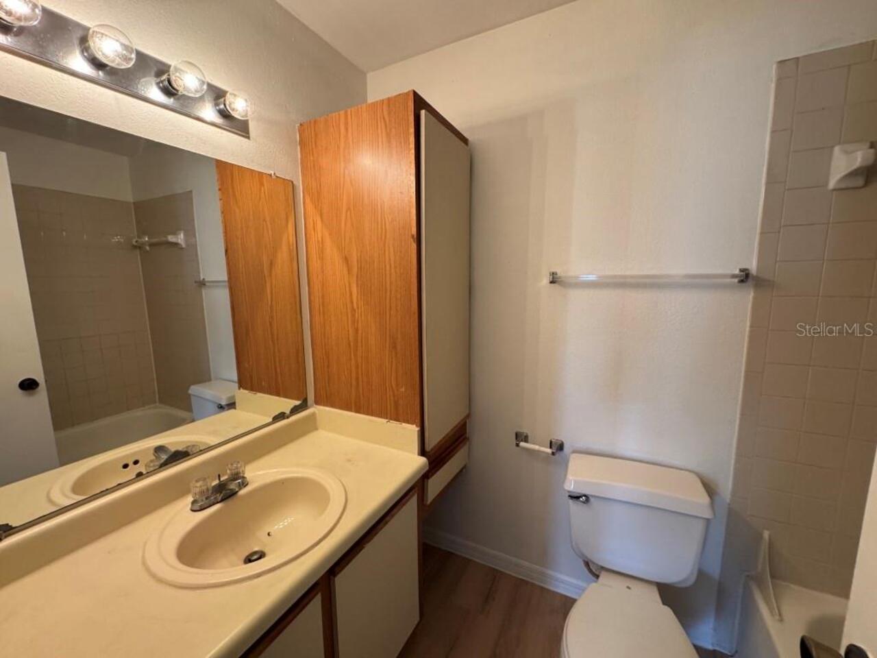 Listing Photo 11