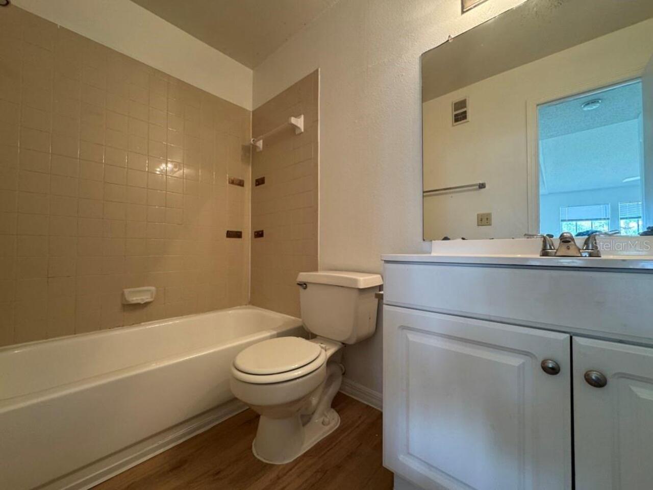 Listing Photo 14
