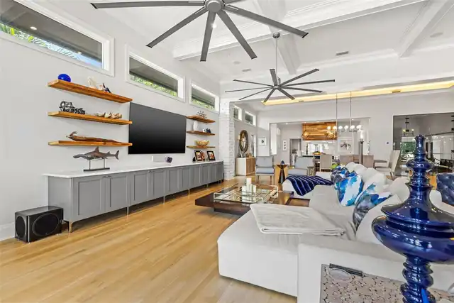 Listing Photo 14