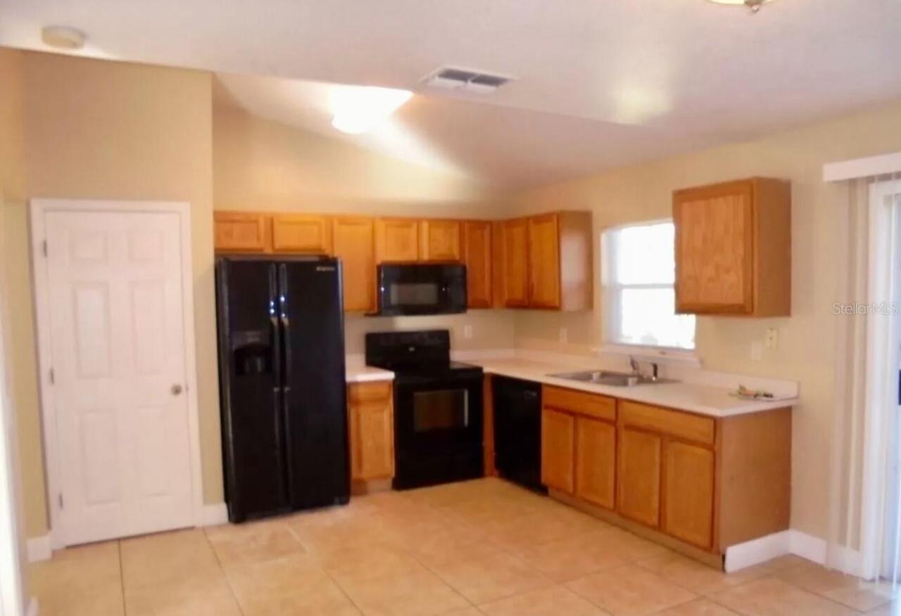 Listing Photo 9