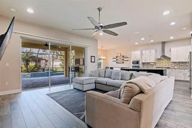 Listing Photo 10