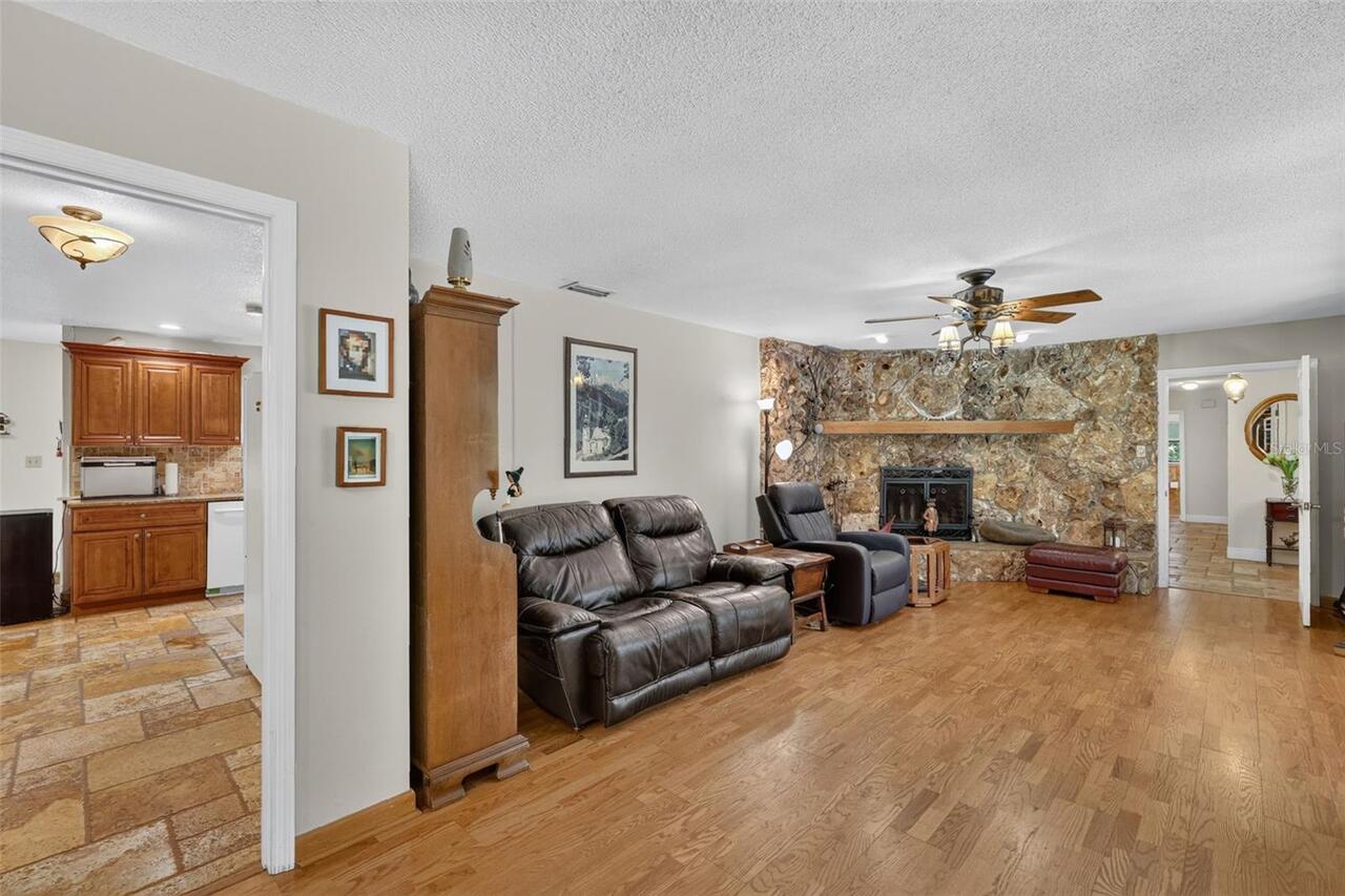 Listing Photo 22