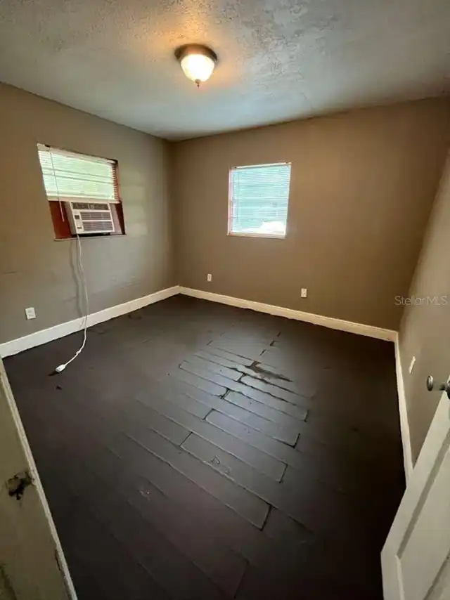 Listing Photo 16