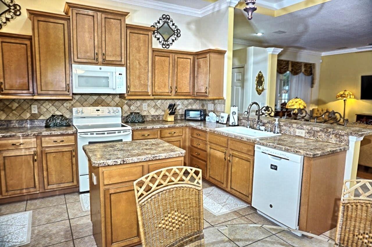 Listing Photo 12