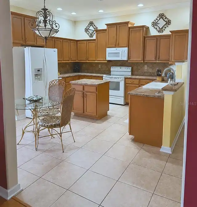 Listing Photo 8