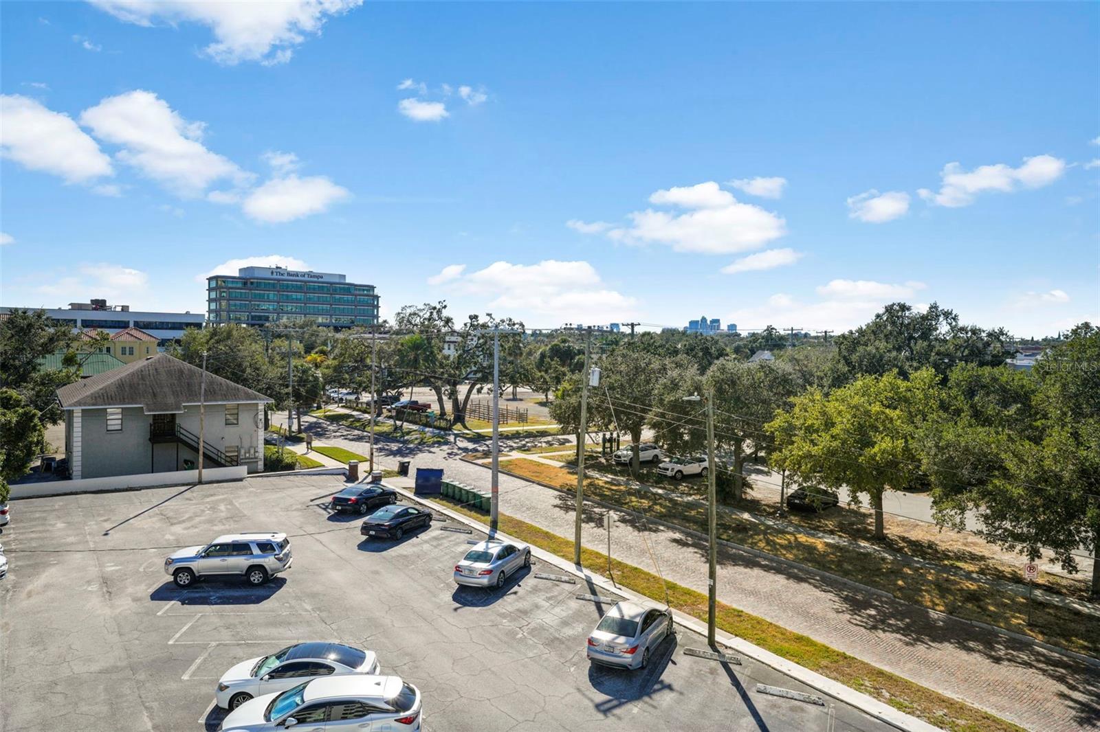 Listing Photo 11