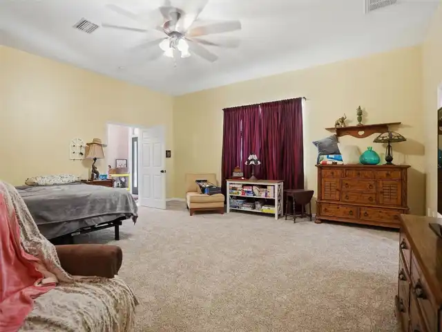 Listing Photo 6