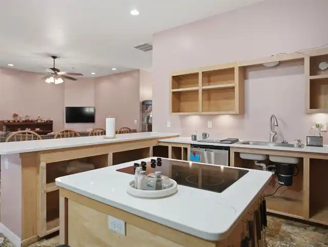 Listing Photo 17