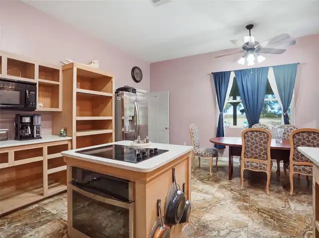 Listing Photo 18