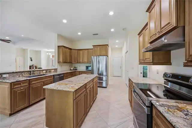 Listing Photo 17
