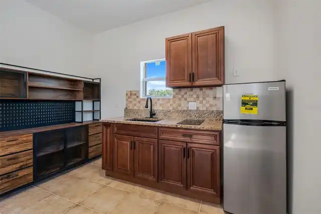 Listing Photo 12
