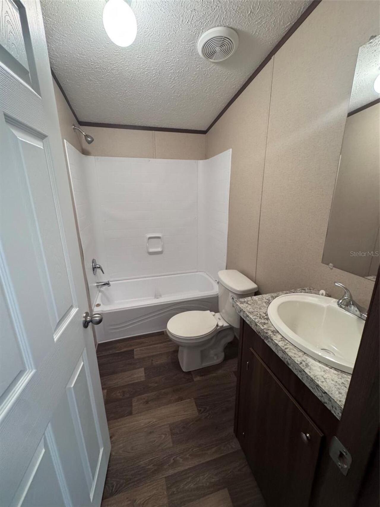 Listing Photo 9
