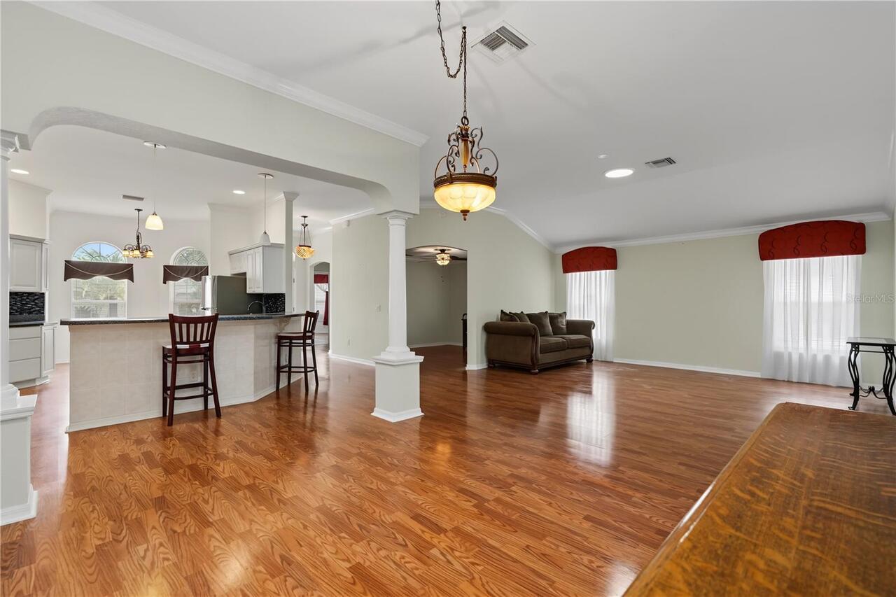 Listing Photo 10