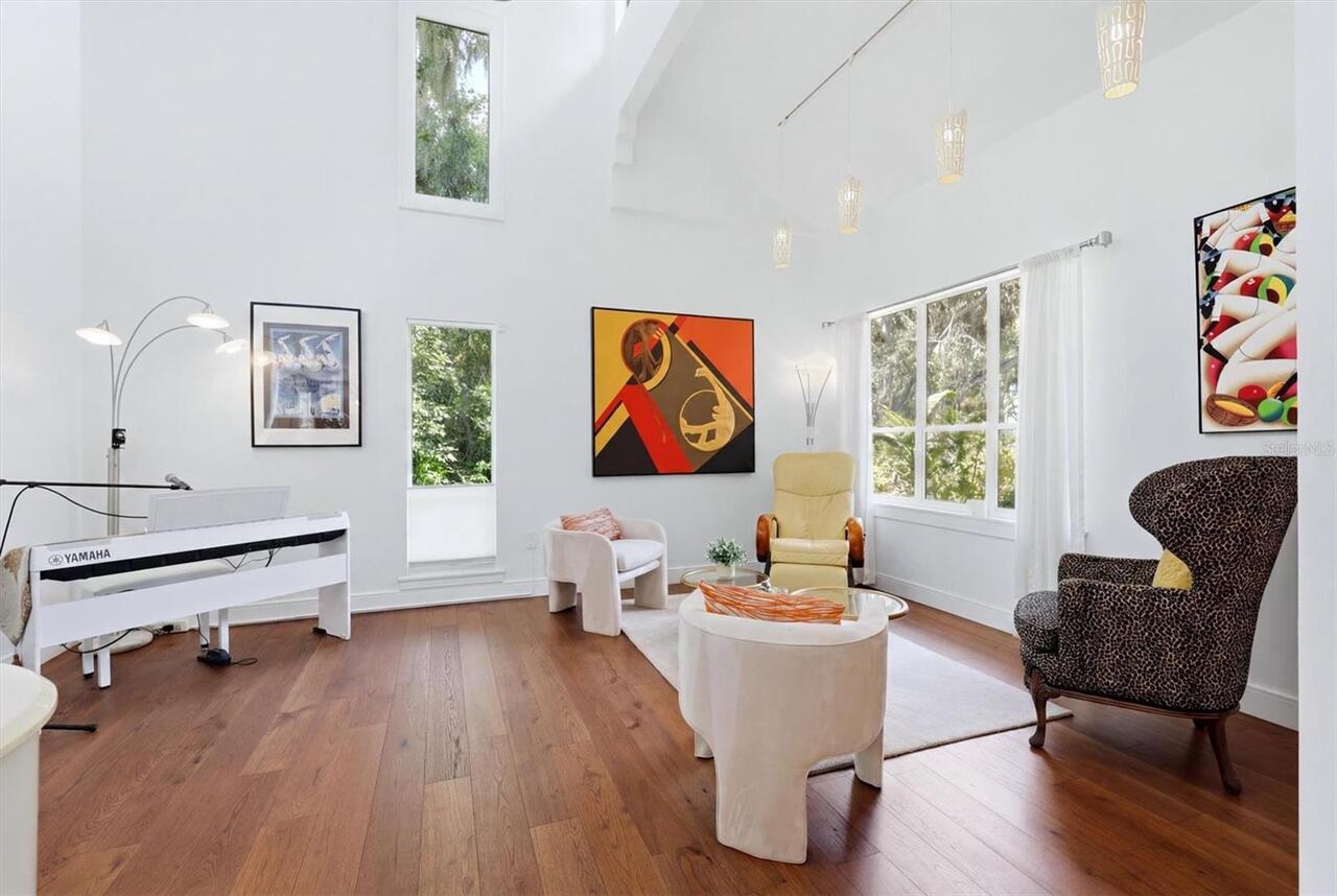 Listing Photo 11