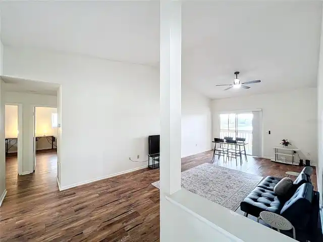 Listing Photo 12