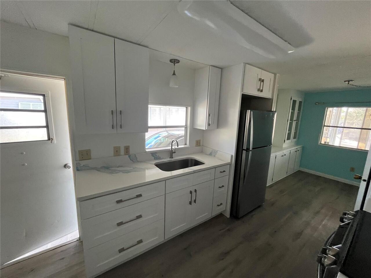 Listing Photo 8