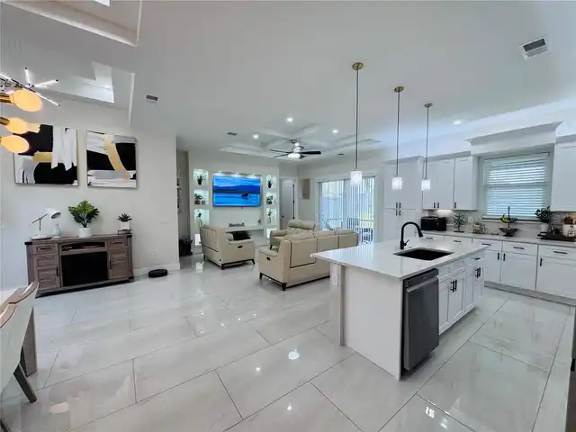 Listing Photo 12