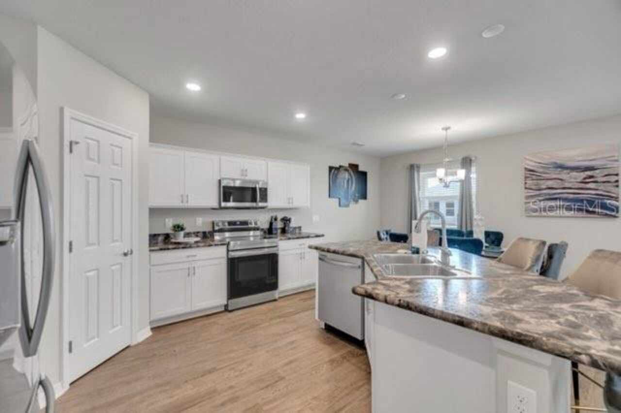 Listing Photo 17