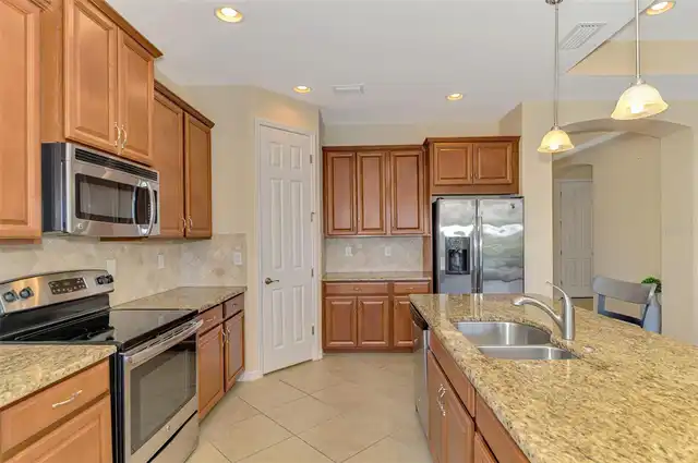 Listing Photo 10