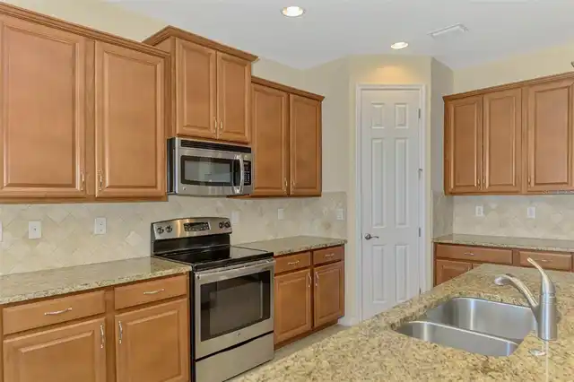 Listing Photo 17