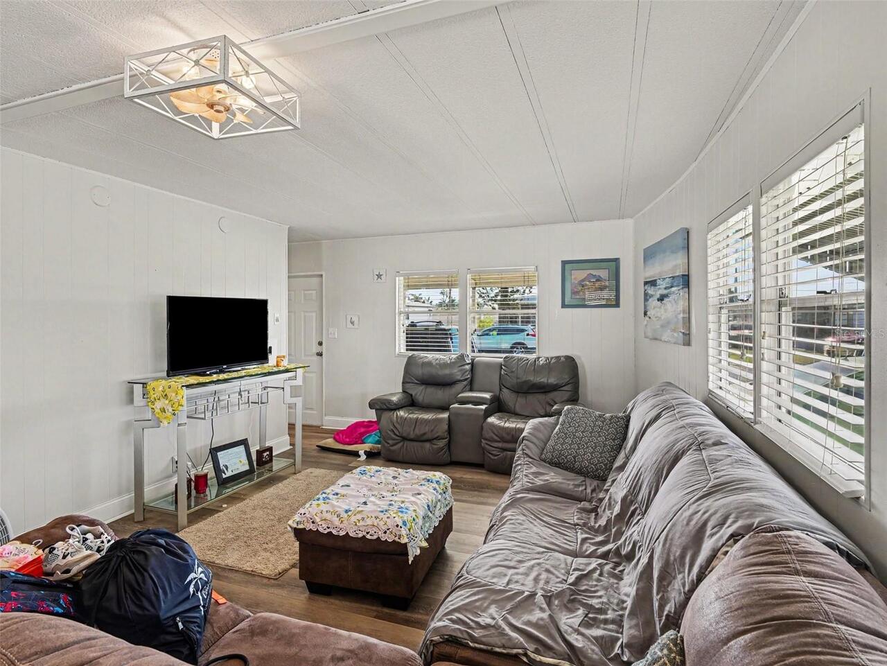 Listing Photo 8
