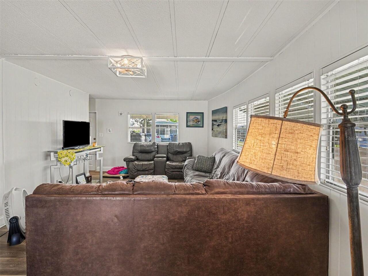 Listing Photo 9