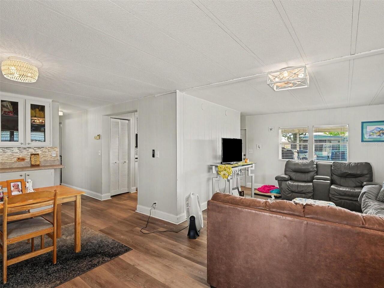 Listing Photo 11
