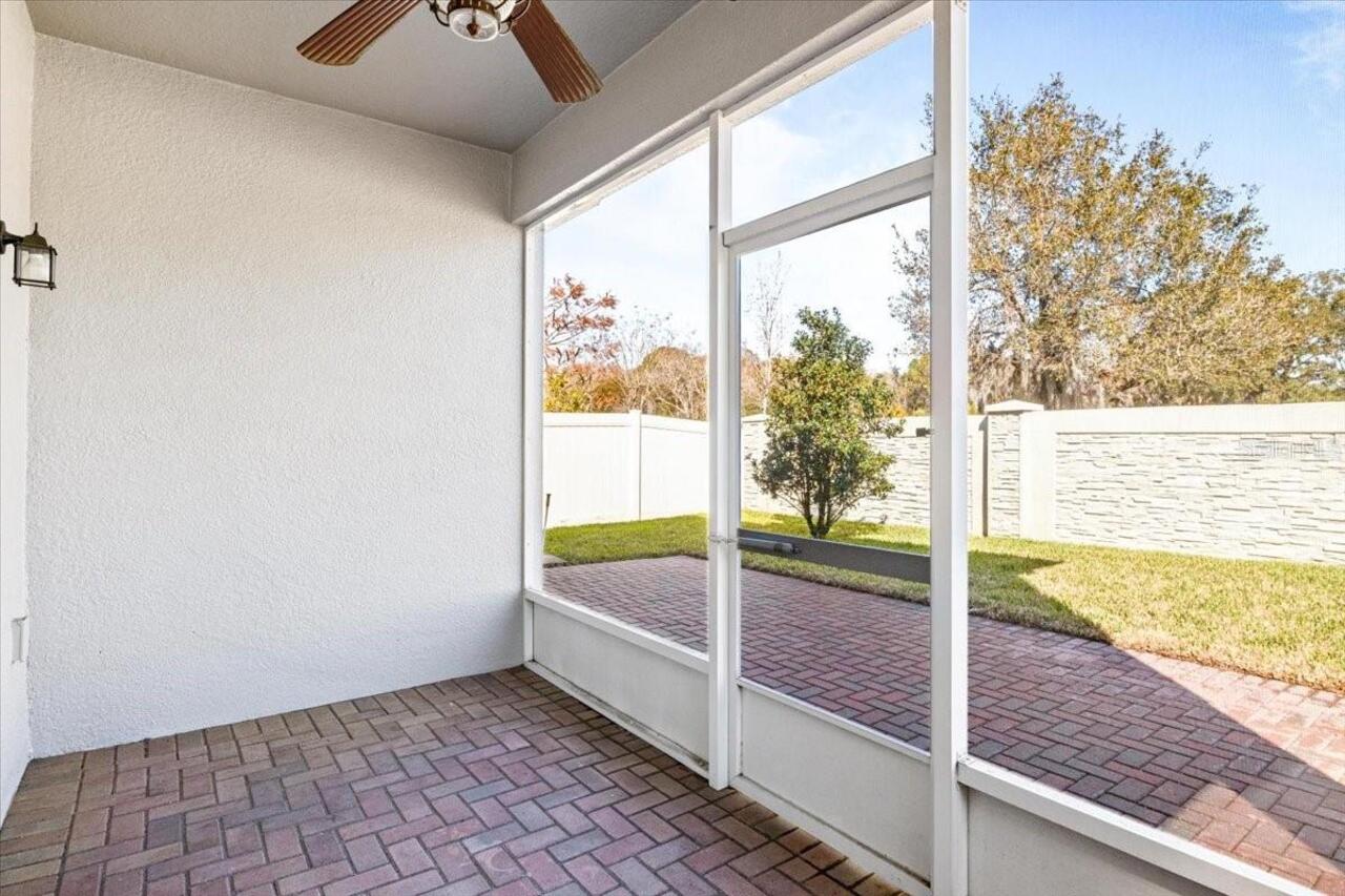 Listing Photo 12