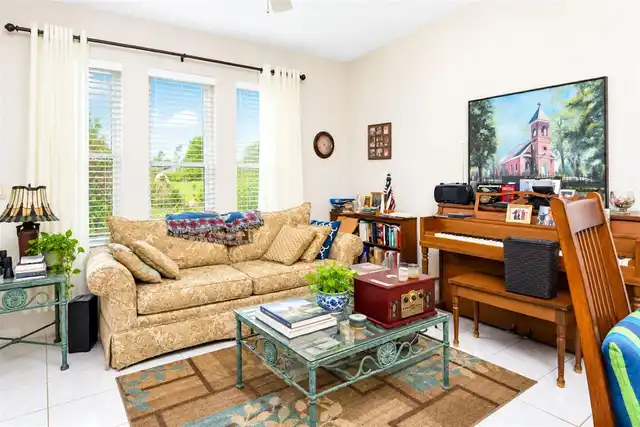 Listing Photo 10