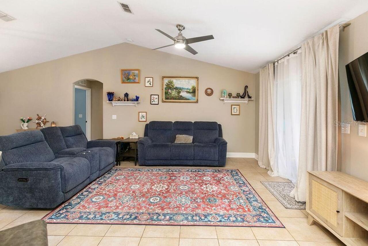 Listing Photo 9