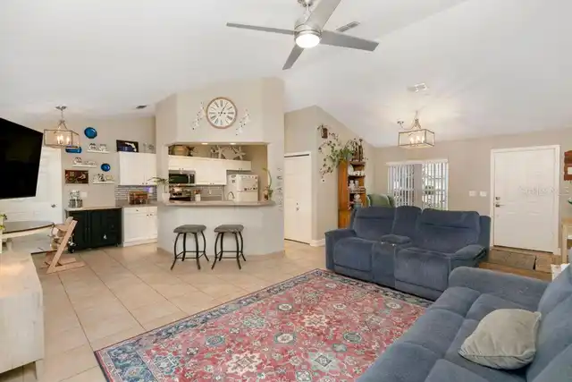 Listing Photo 8