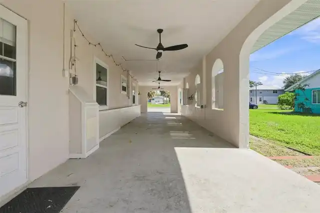 Listing Photo 11