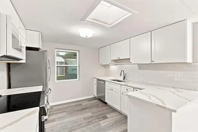 Listing Photo 16