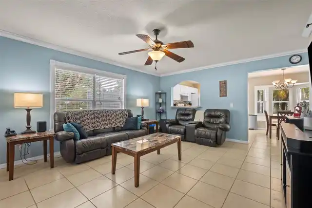Listing Photo 9
