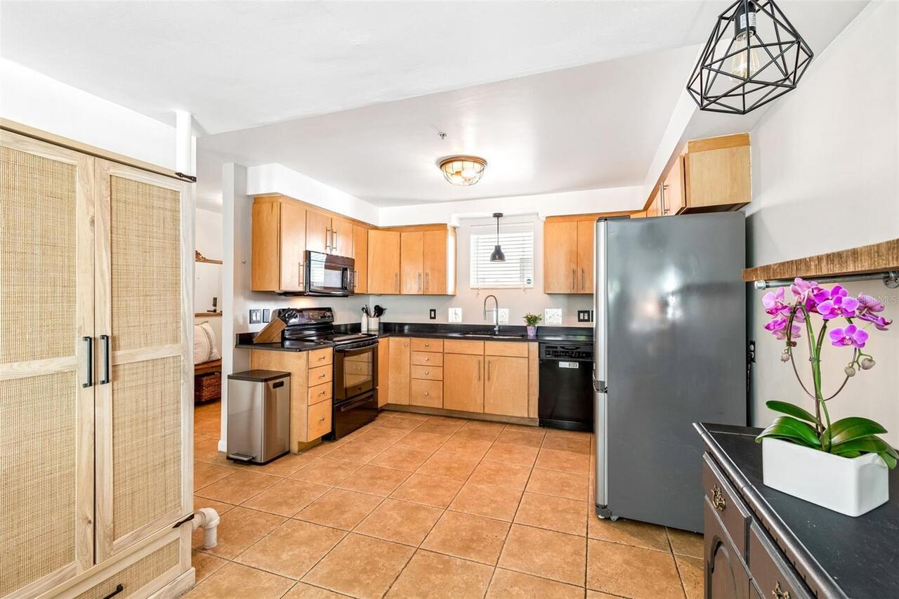 Listing Photo 10