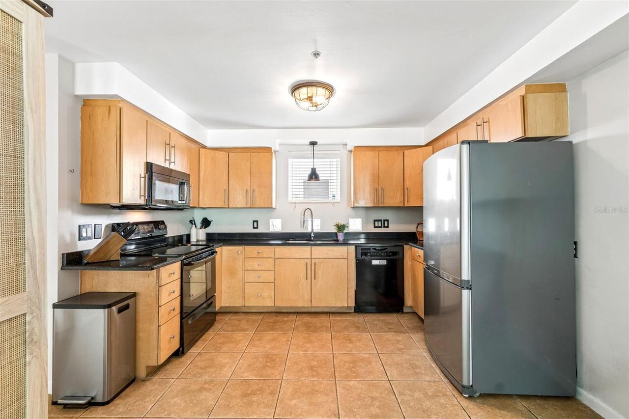 Listing Photo 11