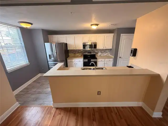 Listing Photo 10