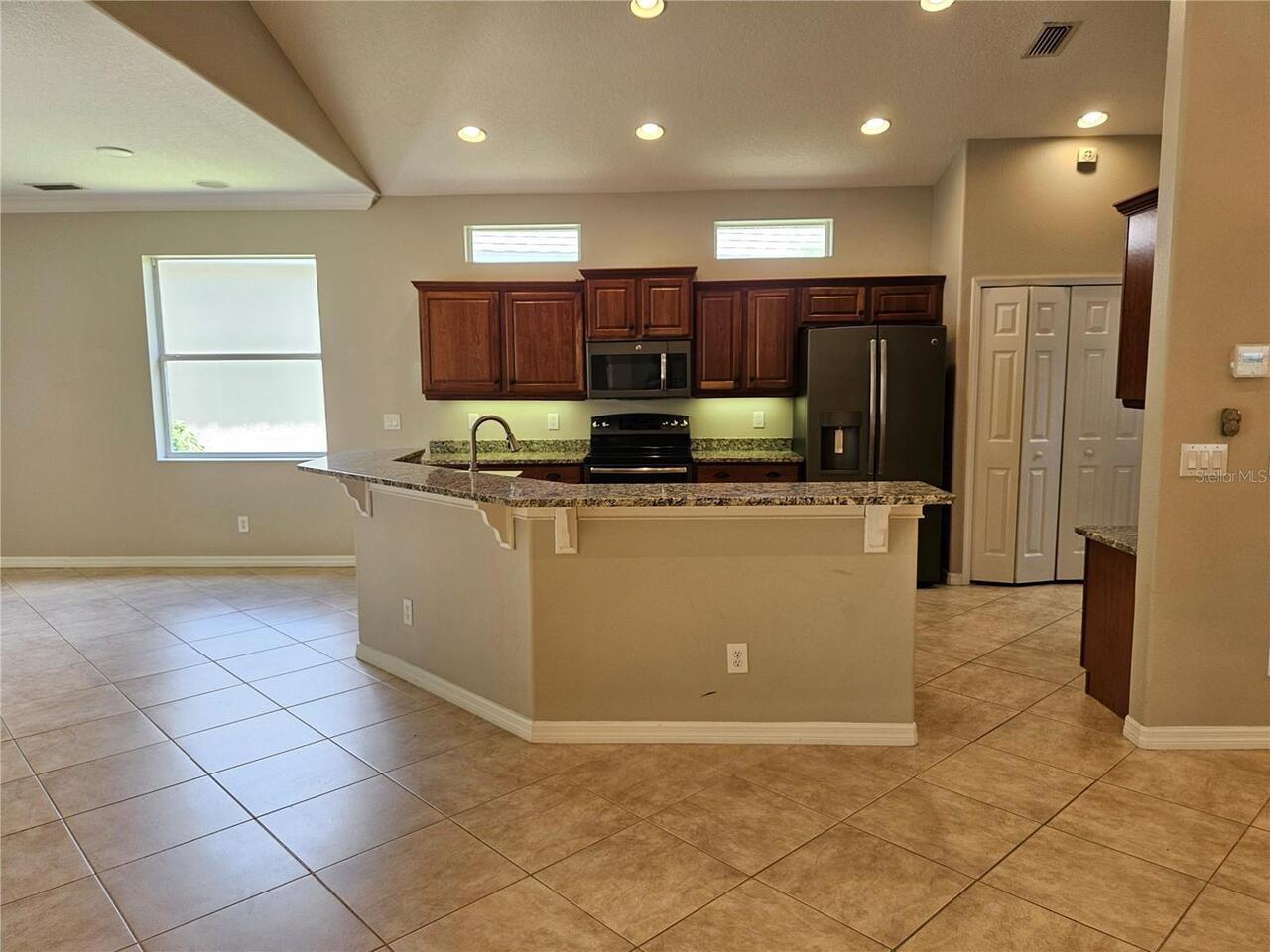 Listing Photo 9