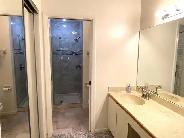 Listing Photo 12