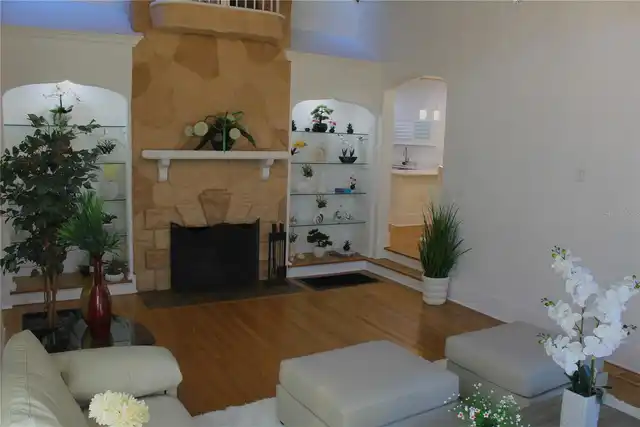 Listing Photo 11