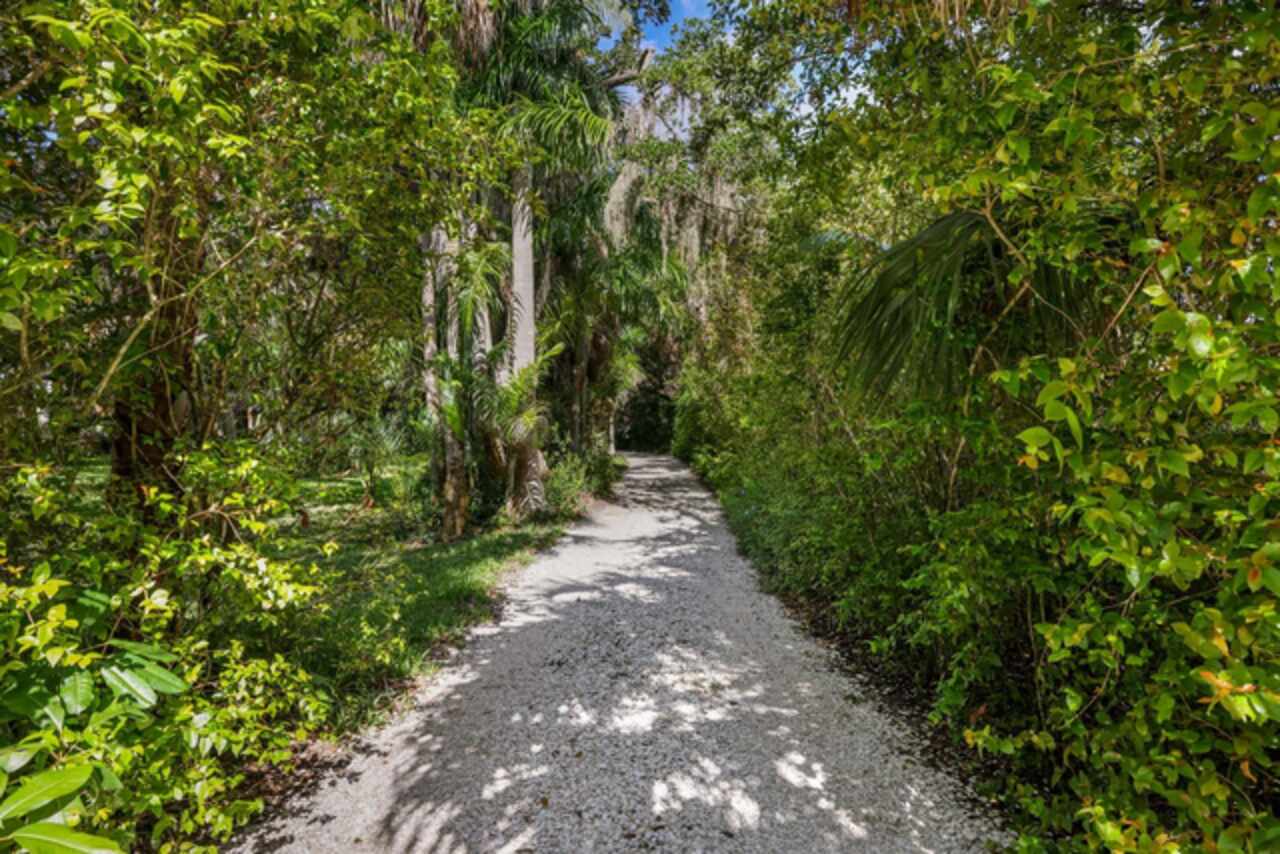 Listing Photo 9