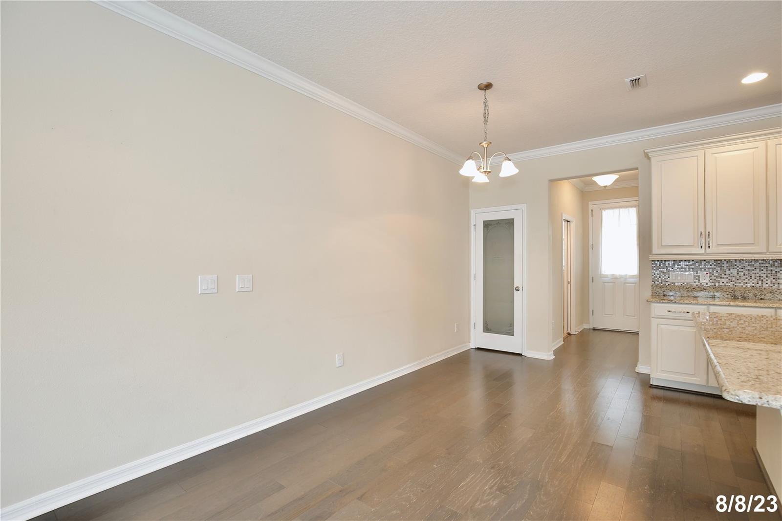 Listing Photo 9