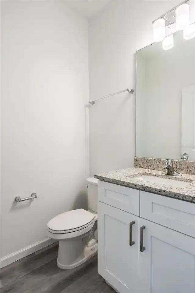 Listing Photo 12
