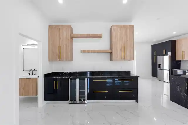 Listing Photo 17