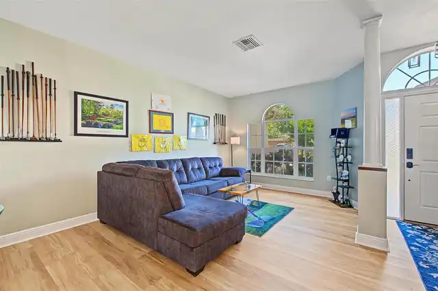 Listing Photo 12
