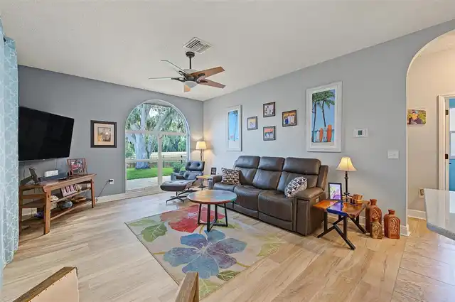 Listing Photo 18