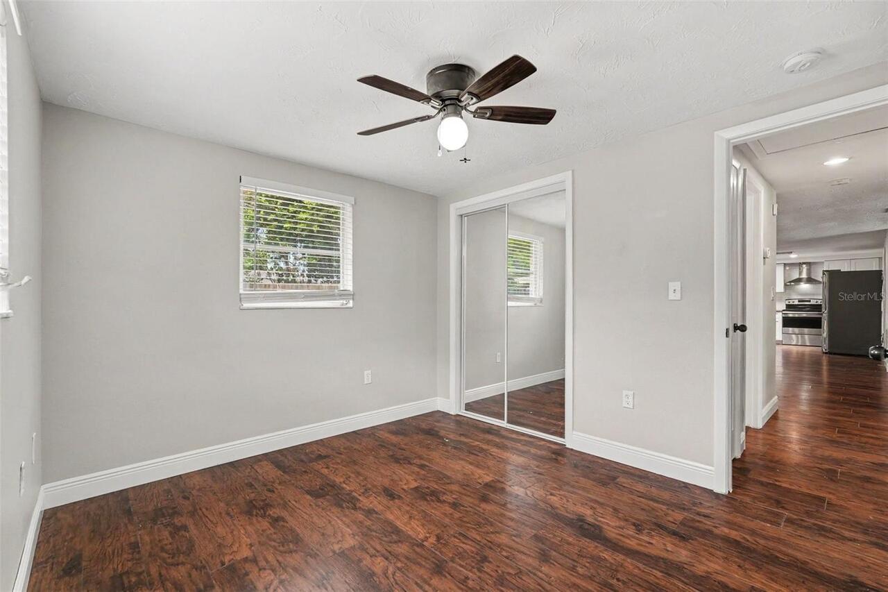 Listing Photo 8