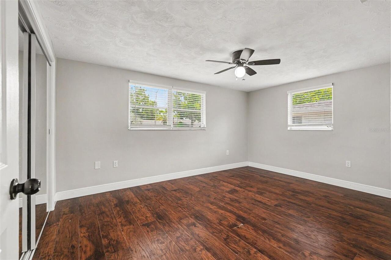 Listing Photo 9
