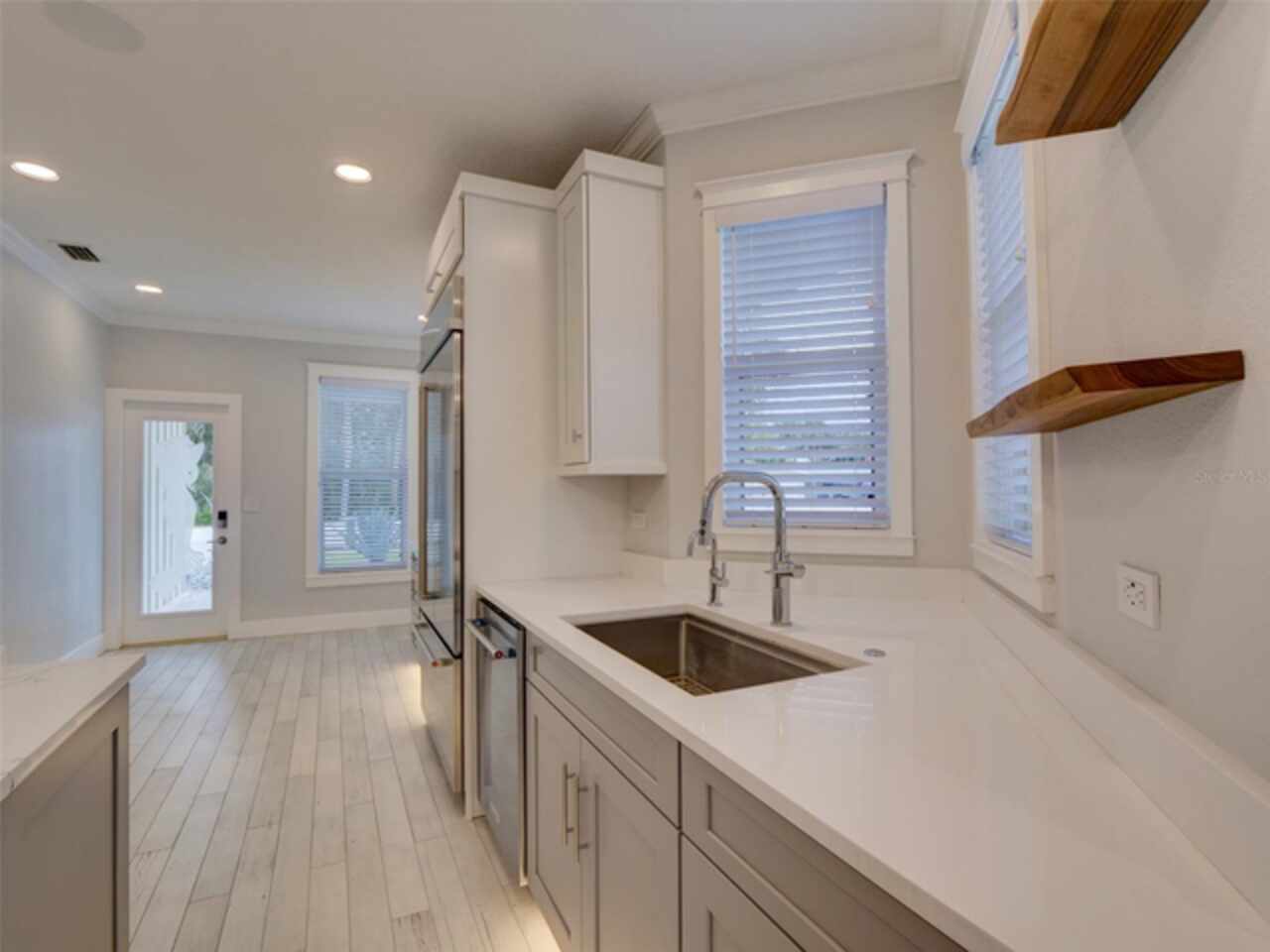 Listing Photo 11